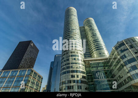 Coeur Défense è un ufficio grattacielo a La Défense, il grattacielo di quartiere degli affari a ovest di Parigi è un edificio con più spazio sul pavimento in Europa Foto Stock