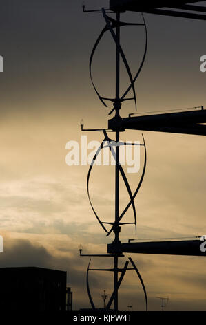 Waugh Thistleton di 66 unità di costruzione su Ramsgate Street in Dalston, Londra con una molla elicoidale di turbina eolica unità per l'efficienza energetica Foto Stock