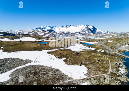 Coperta di neve paesaggio montuoso, vista ad alto livello, Sognefjell, Jotunheimen, Norvegia, Europa Foto Stock