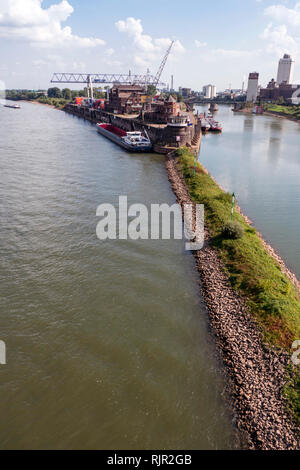 La Krefelder Rheinhafen Foto Stock