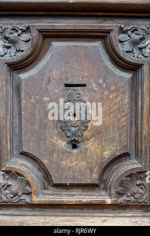 Frammento della vecchia porta di ingresso Foto Stock