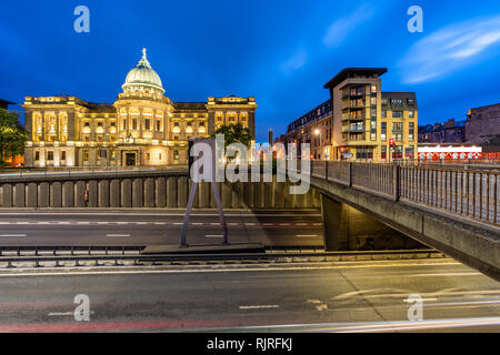 Tramonto Tramonto a Glasgow Mitchell Library Public Library in Glasgow Scotland Regno Unito Foto Stock