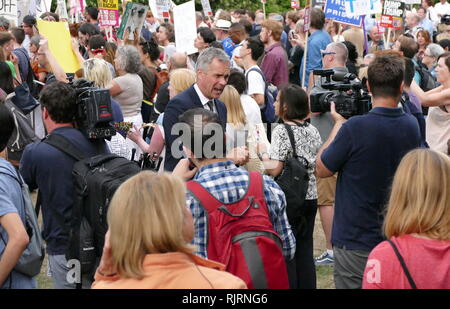 Protesta, intorno all'Ambasciatore americano Residence a Londra, per la visita al Regno Unito da parte del Presidente degli Stati Uniti Donald Trump; Luglio 2018. Foto Stock