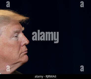 Il Presidente degli Stati Uniti, Trump assiste il 2019 National Prayer Breakfast presso il Washington Hilton Hotel di Washington DC il giovedì, 7 febbraio 2019. Credito: Chris Kleponis/Piscina via CNP /MediaPunch Foto Stock