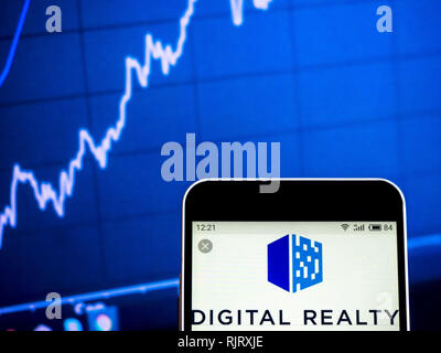 L'Ucraina. 7 febbraio, 2019. Digital Realty Real Estate Investment Trust Company logo che si vede visualizzato su un telefono intelligente. Credito: Igor Golovniov SOPA/images/ZUMA filo/Alamy Live News Foto Stock