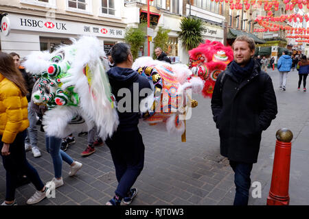 Londra, Regno Unito. 7 febbraio, 2019. Preparati a Londra città della Cina per celebrare l anno del maiale, che avrà luogo domenica 10. Credito: Yanice Idir/Alamy Live News Foto Stock