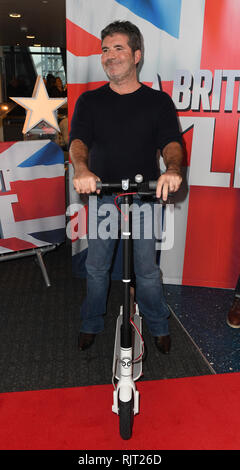 Britains Got Talent giudici arrivano al Teatro di Lowry Manchester per le audizioni dal vivo. Foto Stock