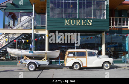 Hobart, Tasmania, Australia, 8 feb 2019. La gente arriva da tutta l Australia e il mondo a pariticipate, compresa la guida proprio specializzato veicoli in legno. Il 2019 Australian Imbarcazione in legno Festival celebra la corrente e storico e della costruzione navale è uno del mondo più attesi eventi marittima. Credito: Suzanne lunghe/Alamy Live News Foto Stock