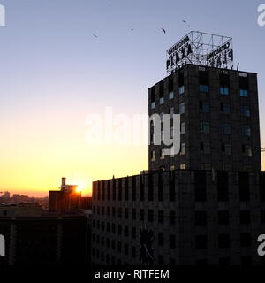 Catalonia Plaza Hotel Barcellona al tramonto Spagna Foto Stock