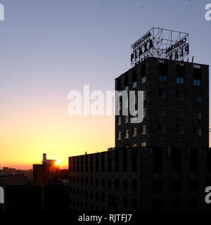 Catalonia Plaza Hotel Barcellona al tramonto Spagna Foto Stock