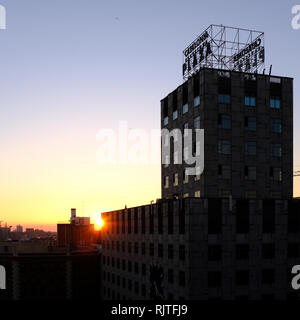 Catalonia Plaza Hotel Barcellona al tramonto Spagna Foto Stock