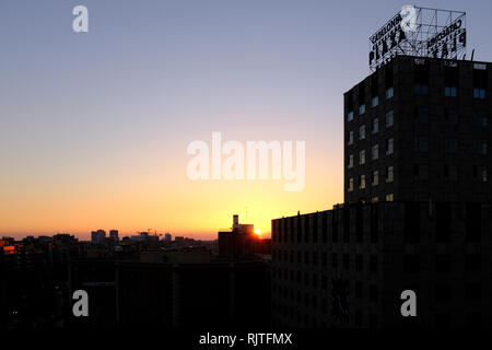 Catalonia Plaza Hotel Barcellona al tramonto Spagna Foto Stock