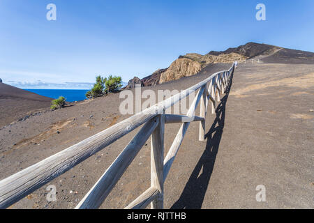 Portogallo Azzorre, l'isola di Faial, Capelinhos Capelinhos, eruzione vulcanica sito, faro Foto Stock