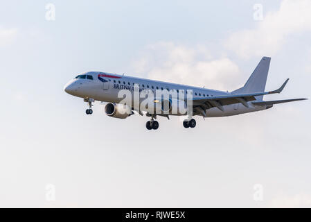 Londra, Inghilterra. Febbraio 2018. Embraer ERJ-190SR British Airways G-LCYY operati da BA Cityflyer Express Limited London City Airport (LCY) Foto Stock