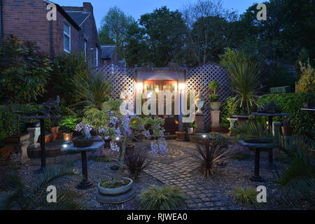 Elegante giardino di notte Sheffield REGNO UNITO Foto Stock