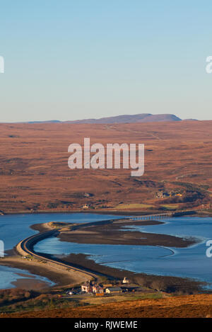 A838 North Coast 500 attraversamento stradale Kyle della linguetta, Sutherland Foto Stock