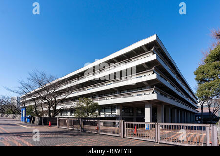 Edificio principale della National Diet Library, Chiyoda-Ku, Tokyo, Giappone. Progettato da MAYEKAWA ASSOCIATES, architetti e ingegneri. Costruito nel 1968. Foto Stock