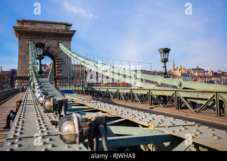 BUDAPEST UNGHERIA /, febbraio 02, 2012: Ponte delle catene di Szechenyi dettaglio Foto Stock