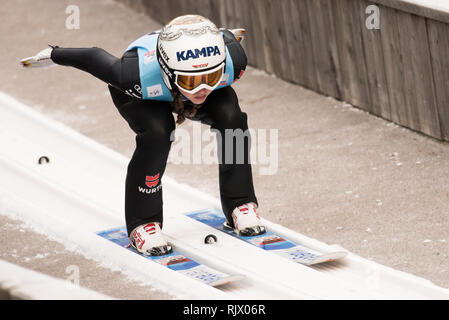 Ljubno, Slovenia. 07 feb 2019. Juliane Seyfarth di Germania compete sulla giornata di qualificazione della FIS Ski Jumping World Cup Ladies Ljubno il 7 febbraio 2019 a Ljubno, Slovenia. Credito: Rok Rakun/Pacific Press/Alamy Live News Foto Stock