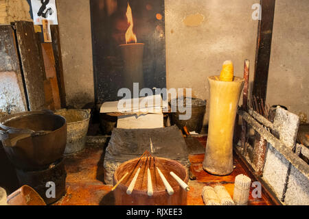 Una candela creazione officina di Hida Furukawa, Prefettura di Gifu, Honshu, Giappone Foto Stock