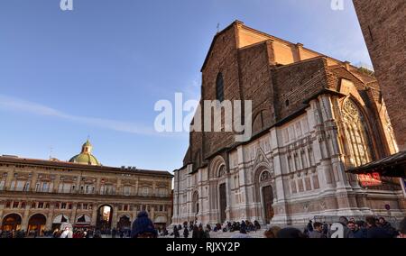 Bologna, Emilia Romagna, Italia. Dicembre 2018. Basilica di San Petronio. Si tratta di un opera incompiuta ed è una delle più grandi chiese in Europa. In Foto Stock