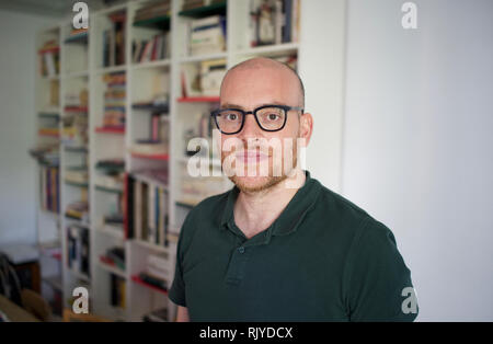 Autore Alexandre Lenot, a casa, Parigi, Francia Foto Stock