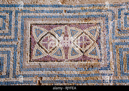 Piastrelle per pavimento in Kourion, Cipro sono stati recentemente restaurati Foto Stock