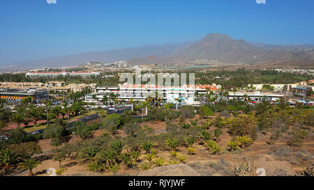 Centro Commerciale Parque Santiago 6, panoramico entroterra del tentacolare resort di Las Americas dal Montana Chayofita, Las Americas Tenerife Foto Stock