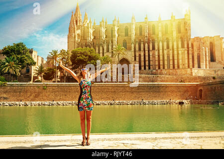 Giovane donna in Palma de Mallorca Foto Stock