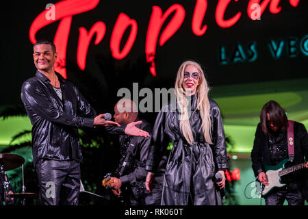 Las Vegas, NV, Stati Uniti d'America. 7 febbraio, 2019. ***La copertura della casa*** Tierney Allen come Lady Gaga raffigurato all'Legends in Concert accogliente evento e outdoor anteprima al Tropicana Las Vegas in Las Vegas NV il 7 febbraio 2019. Credito: Erik Kabik Fotografia/media/punzone Alamy Live News Foto Stock