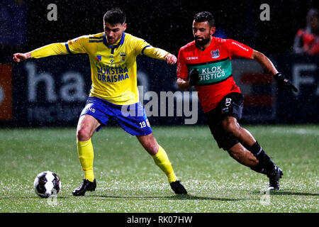 LEEUWARDEN , 08-02-2019 , Cambuur stadion, stagione 2018 - 2019 , Keukenkampioen divisie , Sam Hendriks , Leroy Labylle durante il gioco SC Cambuur - NEC Foto Stock