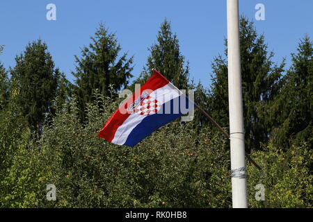 La bandiera della Croazia è pubblicato su una vacanza Foto Stock