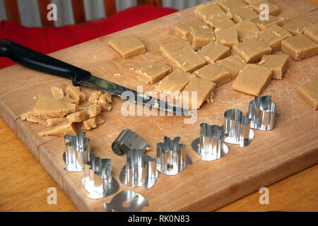 Christmas Fudge tagliati in fettine Surrey in Inghilterra Foto Stock