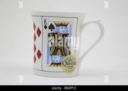 Churchill marca Regina bella bone china Mug con carte da gioco Design Foto Stock