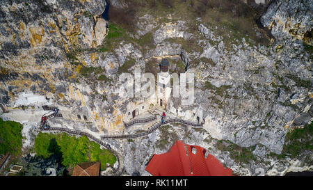 Il monastero di roccia 'St Dimitrii di Basarbovo', Bulgaria. Chiesa rupestre. Foto Stock