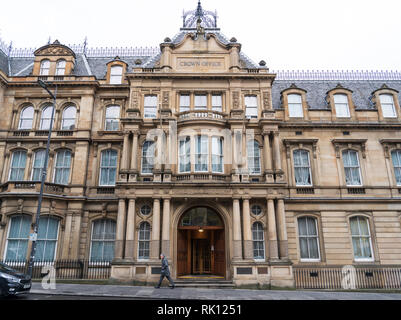Esterno del Crown Office edificio su Chambers Street di Edimburgo, Scozia, Regno Unito Foto Stock