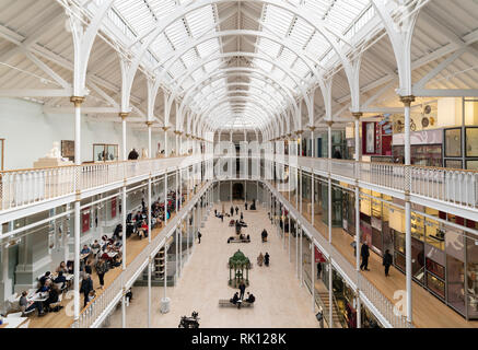 Interno del Museo Nazionale di Scozia, Edimburgo, Scozia, Regno Unito Foto Stock