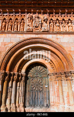 San Juan Chiesa, Moarves de Ojeda, Montaña Palentina, Palencia, Castilla y Leon, Spagna, Europa Foto Stock