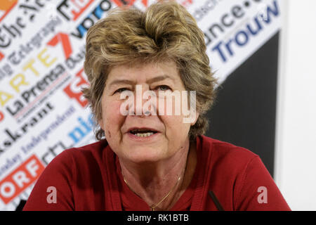 Roma, Italia. Il giorno 08 Febbraio, 2019. Susanna Camusso, ex CGIL Segretario, partecipa a una conferenza stampa presso Associazione della Stampa Estera in Italia a Roma nel febbraio 08, 2019. CGIL, CISL e UIL (Italia i principali sindacati) prenderà parte a una manifestazione nazionale prevista per il 9 febbraio per protestare contro la politica economica del governo italiano. Credito: Giuseppe Ciccia/Pacific Press/Alamy Live News Foto Stock