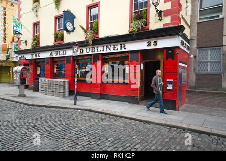 Tradizionale pub e ristorante Auld Dubliner in Temple Bar trimestre, Dublino, Irlanda Foto Stock