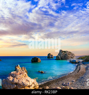 Le migliori spiagge di Cipro - Petra tou Romiou, famoso come il luogo di nascita di Afrodite Foto Stock