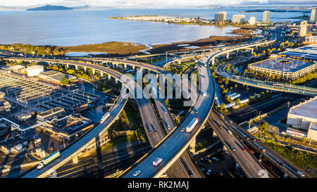 MacArthur dedalo, interscambio autostradale di Oakland, CA, Stati Uniti d'America Foto Stock