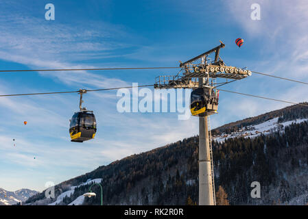 Funivie, gondola del Planai West di Planai & Hochwurzen - sci cuore della regione di Schladming-Dachstein, Stiria, Austria, Europa Foto Stock