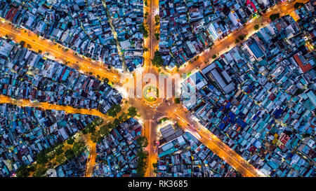 Nga sau Cong Hoa rotonda o cerchio di traffico, Ho Chi Minh City o Saigon Vietnam Foto Stock