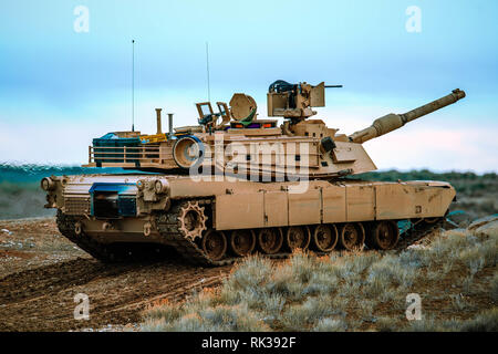 Società alfa, 2° Battaglione, 116reggimento di cavalleria, conduce la tabella 6 serbatoio di qualificazione dell'equipaggio di Febbraio 4, 2019, Orchard Combat Training Center. L'Idaho Esercito Nazionale soldati di guardia sono la preparazione per il 116Calvario Brigade Combat Team di rotazione prossimo presso il Centro Nazionale di Allenamento, Fort Irwin, California, entro la fine di quest'anno. Foto Stock