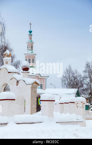 Chiesa della Natività. Street View di Totma town, Vologda Regione, Russia Foto Stock