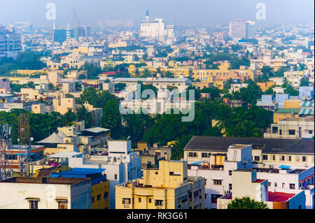 Viste dall'alto sopra la città di Chennai in India meridionale Foto Stock