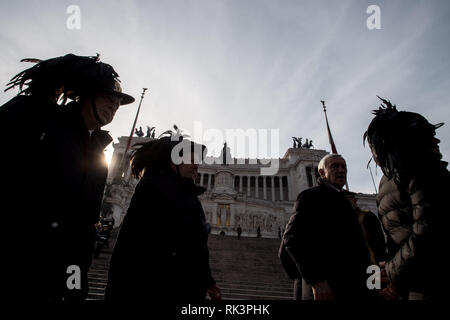 Foto di Valerio Portelli/LaPresse 09-02-2019 Roma,Italia Cronaca nella foto: Sacello del Milite Ignoto-Altare della Patria Deposizione corona di alloro presso l'Altare della Patria Foto Valerio Portelli/LaPresse 09 febbraio 2019 Roma,Italia News nel pic: Santuario della Soldier-Altare sconosciuto della Patria deposizione corona di alloro presso il Santuario Nazionale Foto Stock