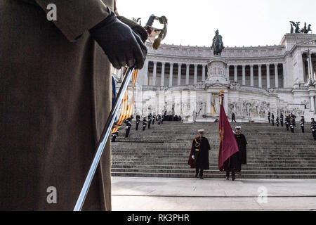 Foto di Valerio Portelli/LaPresse 09-02-2019 Roma,Italia Cronaca nella foto: Sacello del Milite Ignoto-Altare della Patria Deposizione corona di alloro presso l'Altare della Patria Foto Valerio Portelli/LaPresse 09 febbraio 2019 Roma,Italia News nel pic: Santuario della Soldier-Altare sconosciuto della Patria deposizione corona di alloro presso il Santuario Nazionale Foto Stock