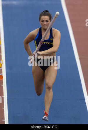 Birmingham, Regno Unito. 09Feb, 2019. Natalia Hooper in donne Pole Vault Finals durante SPAR British Indoor Athletics Championships 2019 all'Arena Birmingham su Sabato, 09 febbraio 2019. BIRMINGHAM INGHILTERRA. (Solo uso editoriale, è richiesta una licenza per uso commerciale. Nessun uso in scommesse, giochi o un singolo giocatore/club/league pubblicazioni.) Credito: Taka G Wu/Alamy News Credito: Taka Wu/Alamy Live News Foto Stock